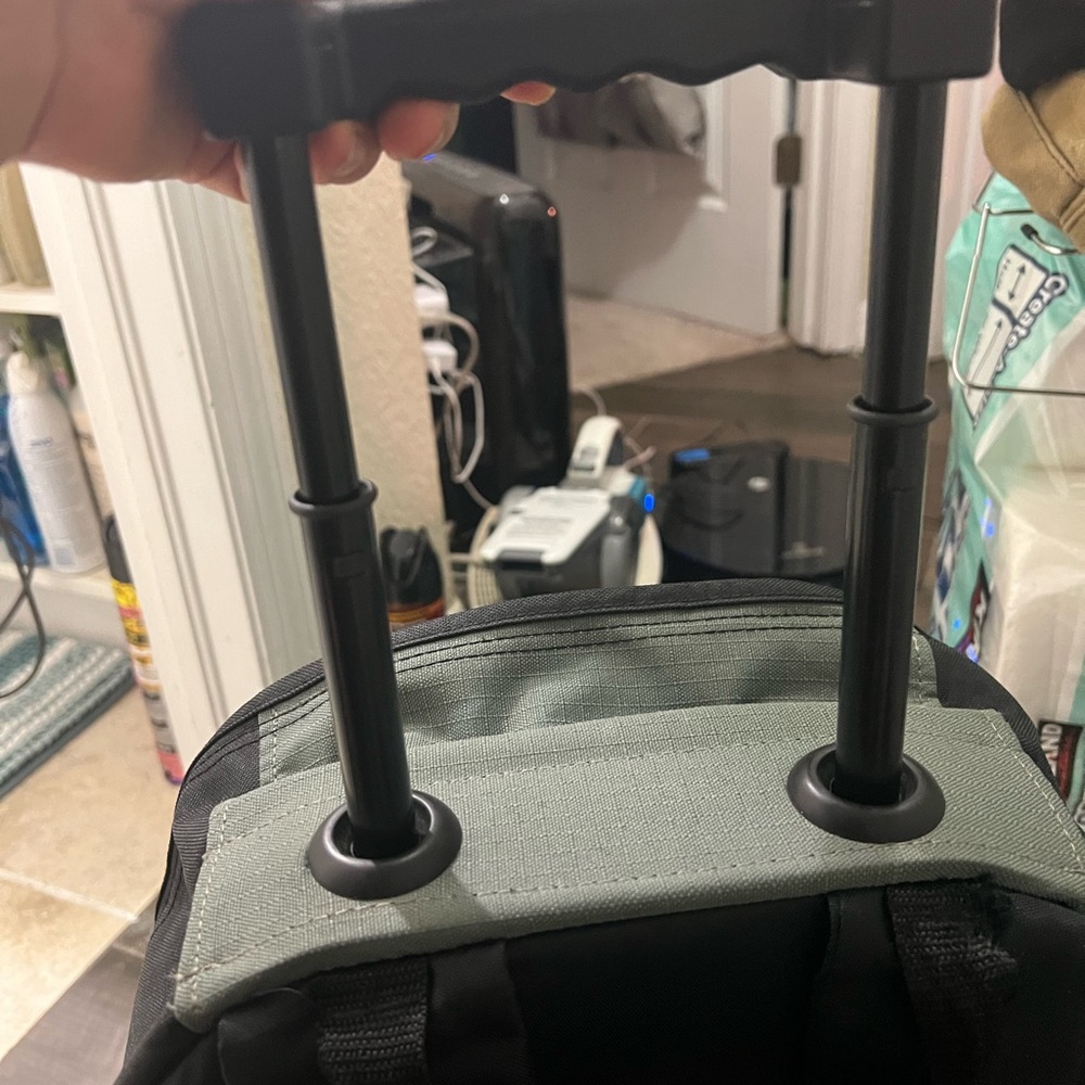 Spalding Black and Gray Athletic rolling Backpack.perfect for travel - Picture 8 of 8